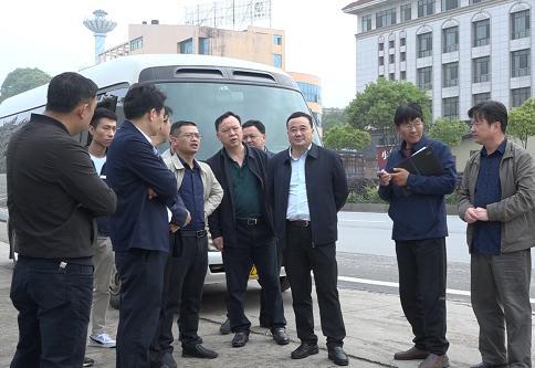 刘正仁调度临湖公路(云溪段)综合整治工作