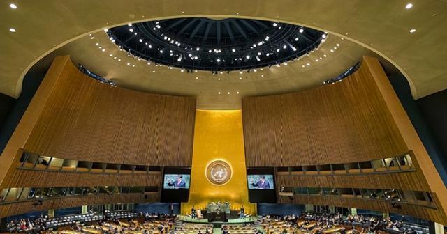 1981年选举联合国秘书长中方连投16轮反对票邓公一否到底