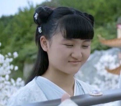 陆子艺,2001年2月24日出生于北京,中国内地女演员 .