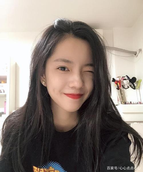 庄达菲可爱的自画像,你喜欢刺猬女孩吗