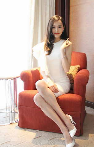 一看坐姿就美霸娱乐圈的女星 唐嫣杨幂简直不评价了