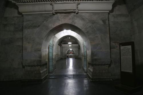 地宫,其次就是隐蔽性非常强,为了最大程度的隐秘墓道,修建明孝陵的