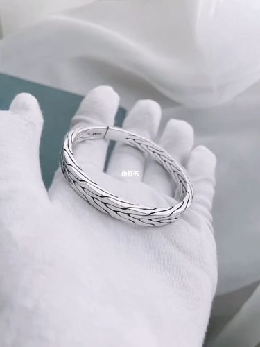 九股银丝编织,寓意情爱缠绵,彼此交织_银丝_手镯_银手镯_时尚_配饰