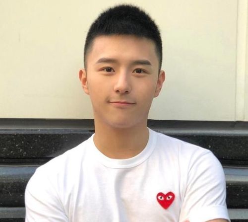 炎热六月 男生清凉短发 帅气干净-男生短发-帅哥发型网
