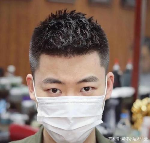 "两边铲短"过时了吗?下半年,这三款男生发型值得一试