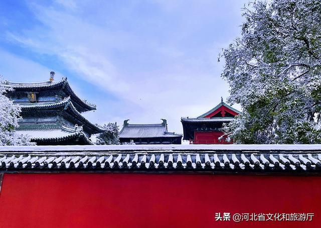 河北正定红墙白雪古城美