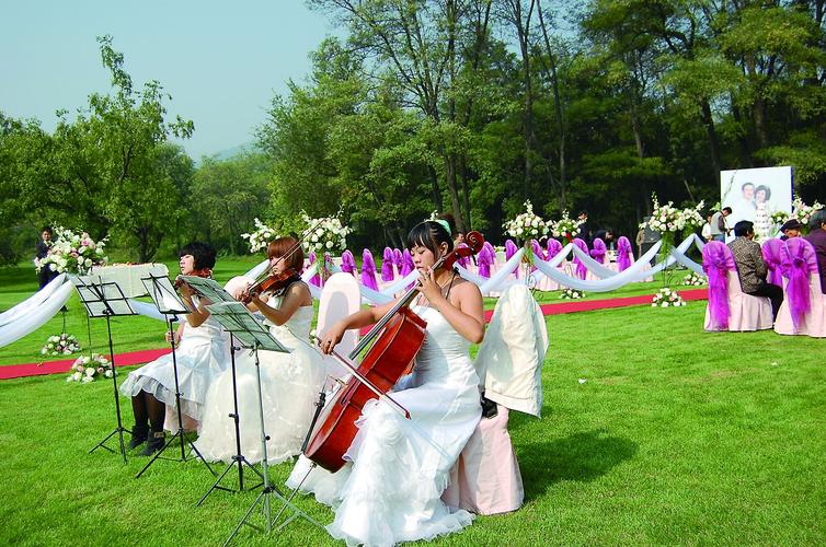草坪婚礼场地布置秘诀和注意事项