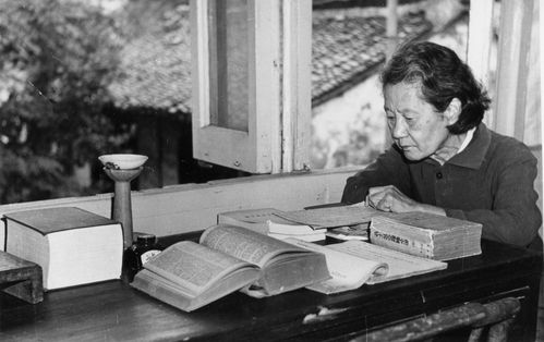 宋清如在南门头朱家旧居内   王友生 摄