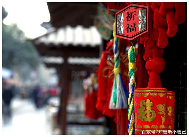 相册里最有年味的照片,是高速路上的停车场是春运也是摩托车大军