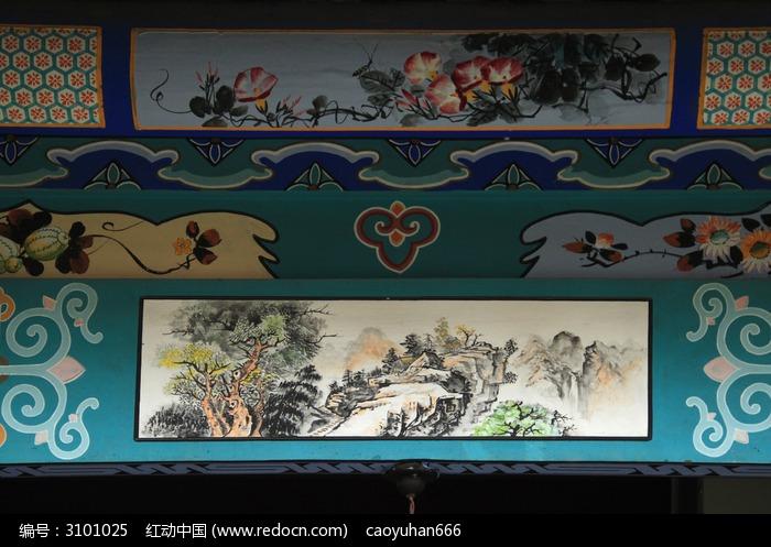 建筑横梁上的彩绘艺术画图片