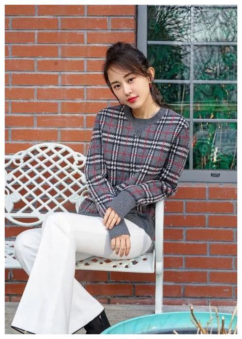 孙耀琦真会穿,各种风格轻松玩转,网友却表示可惜了