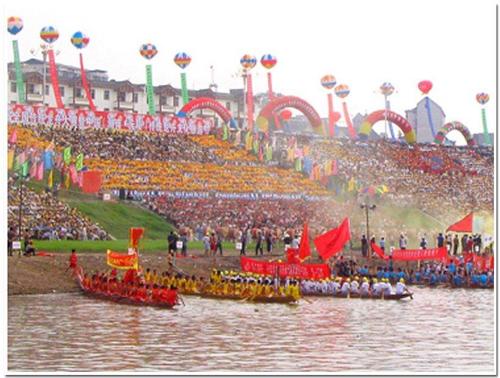 时间:2019年6月15日上午8:30—9:00 地点:沅陵县城龙舟文化广场 传统