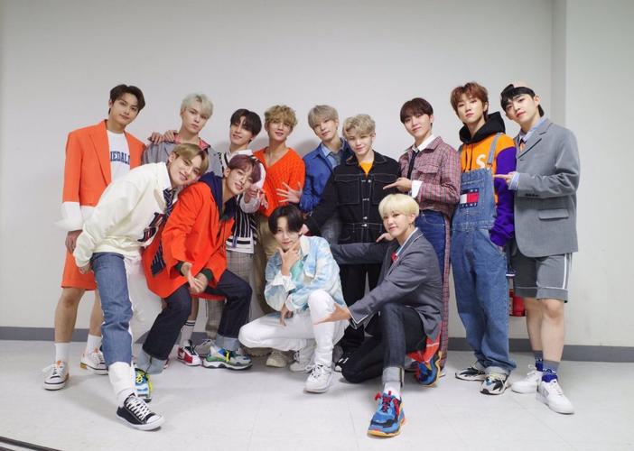 seventeen 崔胜澈 尹净汉 洪知秀 文俊辉 权顺荣 全圆佑 李知勋