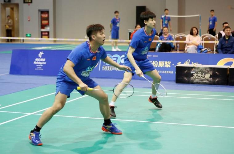 男双派出了何奕锋和刘嘉辉的组合,上海大鲲环保则是派出王帅和刘志远