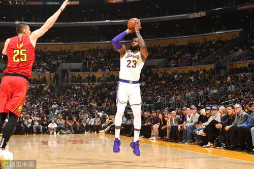 詹姆斯跳投 (来自:腾讯体育)