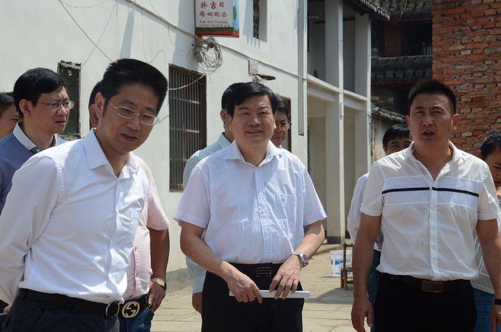 5月17日,金华市人大常委会副主任张荣贵带队来东阳市调研,对东阳市剿