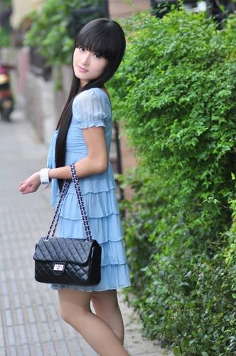 [张婷]秀[很开心被搜道网美女时钟街拍.]―搜道·秀