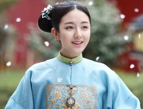 李兰迪出演《梦回大清》,造型被网友吐槽,太胖了不适合演古装