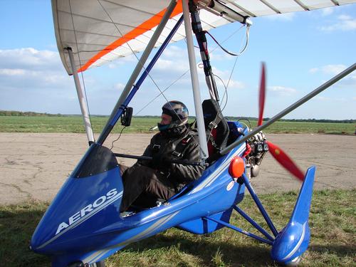 载人动力三角翼飞机