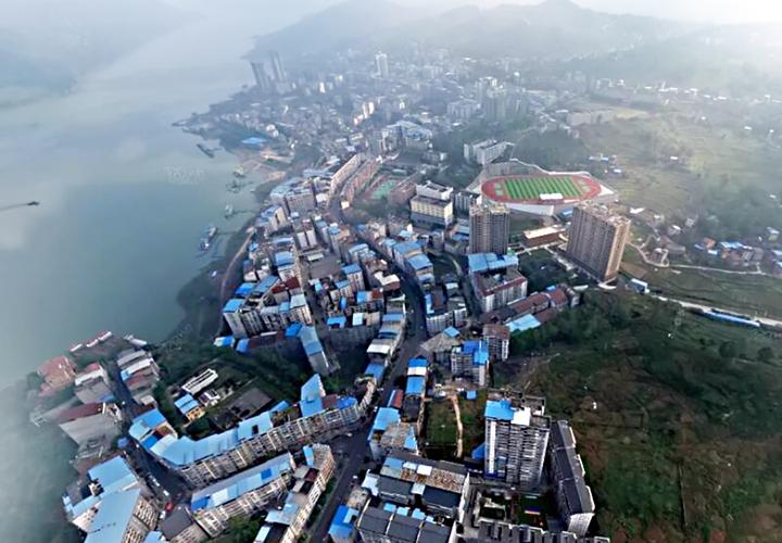 西沱是石柱县数一数二的大镇,由于距离县城较远,又有长江"黄金水道"