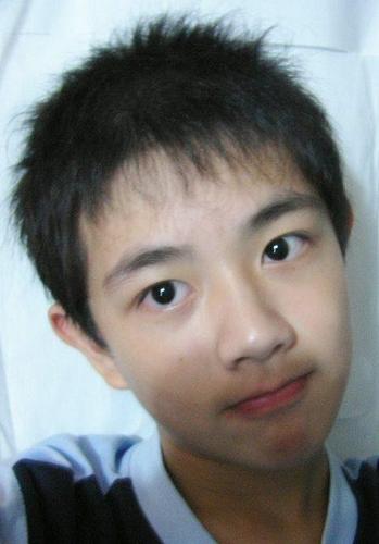 想要一张初中男生的照片,平凡农家孩子即可 ,年龄15