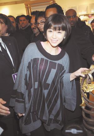 宇多田光"暂停光鲜的演艺活动"