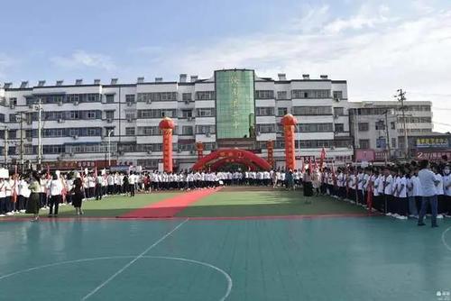 原创汝南县二中举行"红心向党,逐梦远航"2021届毕业典礼暨中考壮行