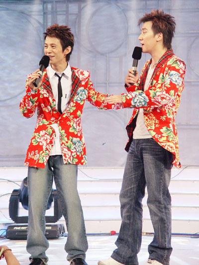 2004湖南经视明星学院-主持人马可和何炅17