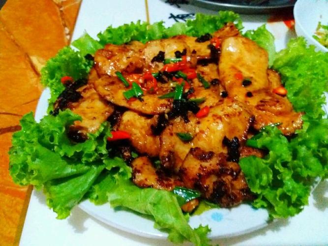 秘制香煎鸡胸肉的做法