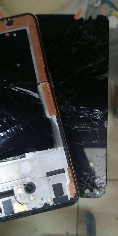 宁远县第二中学老师压迫学生砸手机(图)_教育