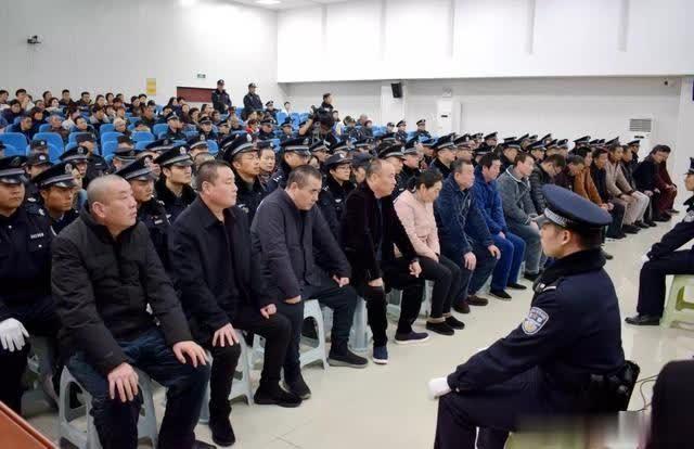 "道德模范"的黑色沦陷,安徽蚌埠"刘氏四兄弟"涉黑案二审宣判