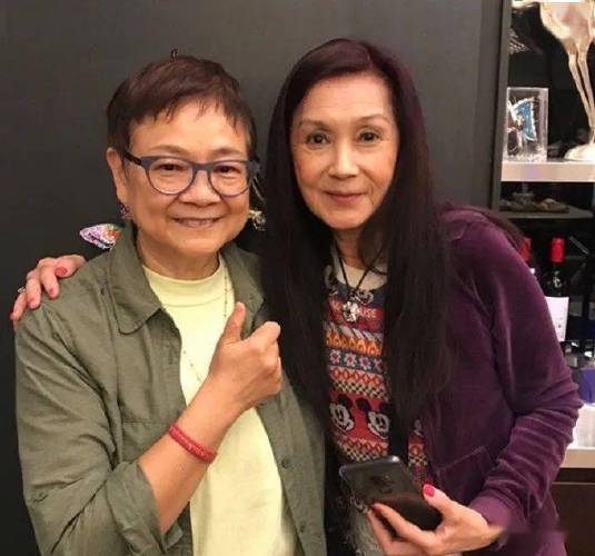 为照顾老公放弃拍戏!74岁香港老戏骨陈嘉仪罕露面,气质依旧