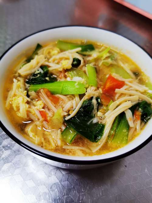 金针菇青菜蛋花汤清淡爽口又瘦身