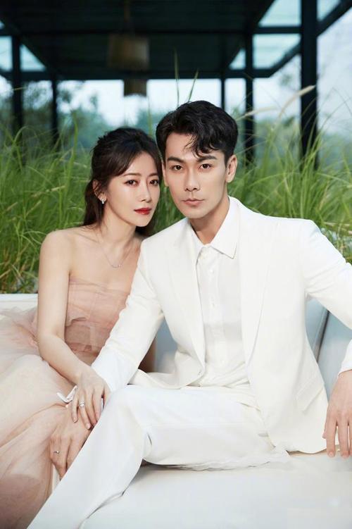 陈紫函与戴向宇陈紫函(原名陈莎莎)与蒋勤勤,金巧巧,并称"北电三朵花