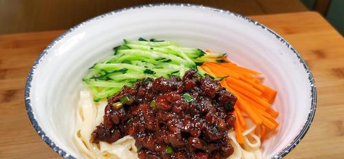 炸酱面好吃不好吃,关键就在那一碗"炸酱"上,今天舒晨分享一个家常"