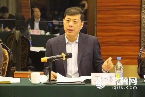 省环保厅厅长王安德出席并汇报相关工作情况