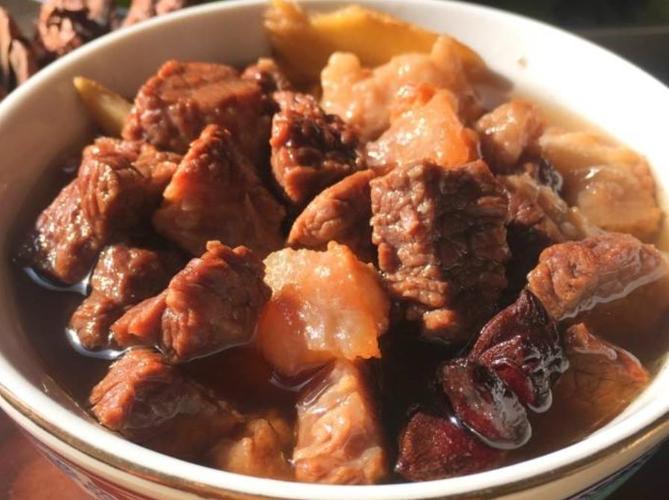 家常炖牛肉时,多加一勺这东西,牛肉软烂不塞牙,时间也