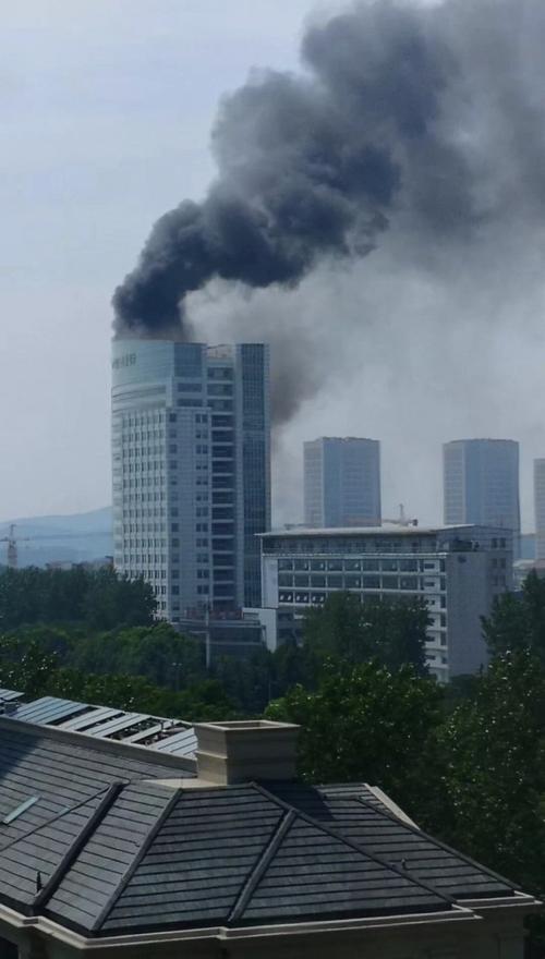 突发!无锡华仁逸景国际大厦发生火灾,最新官方通报来了!