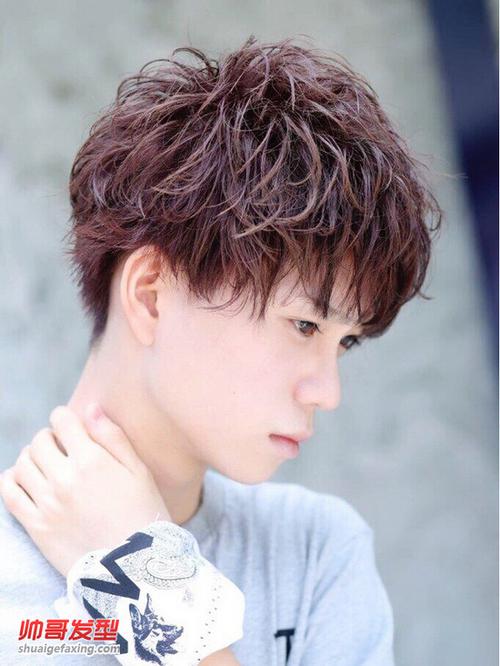 鹅蛋脸男生发型设计日本男模木津示范萌系男生发型