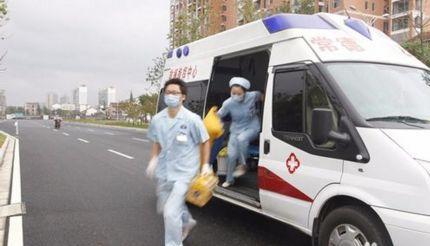 医生怒斥患者120急救车不是你耍赖的工具急救人员是一群用生命同时间