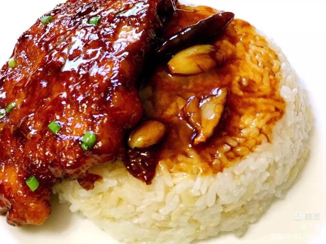 撒少许小葱点缀増香,一份美味下饭的红烧大排盖饭就做好了