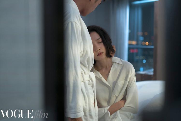 明星| 杜鹃与张若昀的《一刻邂逅》: 如梦似幻的追逐与找寻
