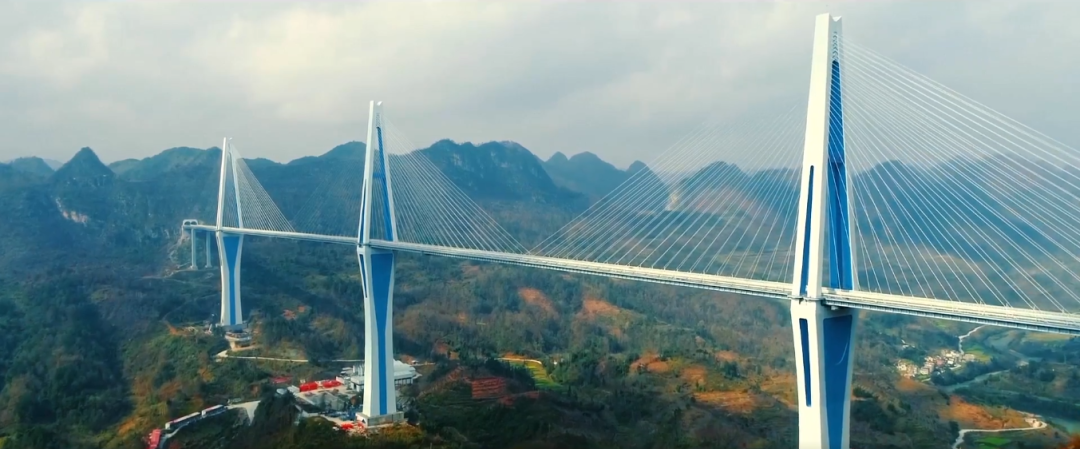 据介绍,平塘大桥在建设之初,就荣获了英国的be创新奖.