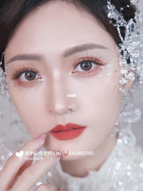 新娘妆容 精致眼妆 婚礼妆容 白纱妆容_新娘跟妆_妆容