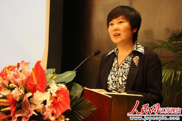 南京市副市长华静发表讲话.李国雄 摄