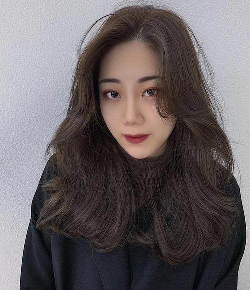 女人过了40岁别乱染发这4种发色显白又高级减龄又显气质