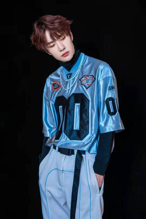 爱豆王一博壁纸帅