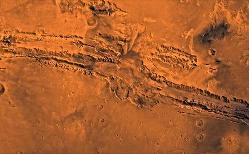 曾经科学家对火星也进行过轨道探测,也派遣探测车对火星地表进行了
