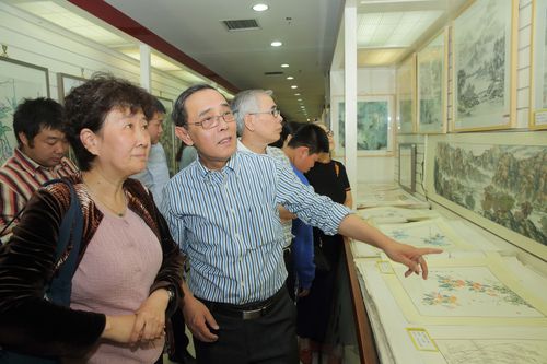 爱新觉罗恒锴《皇家记忆 笔墨传承》书画展在京开幕