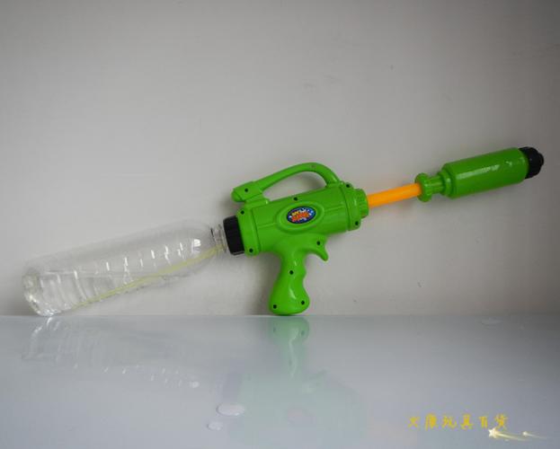 饮料瓶水枪儿童玩具水枪夏季热卖漂流沙滩戏水玩具气压水枪